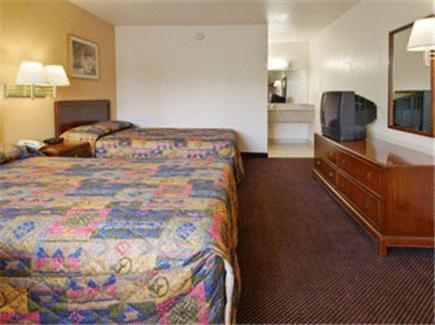 Belmont Inn And Suites Hampton Room photo